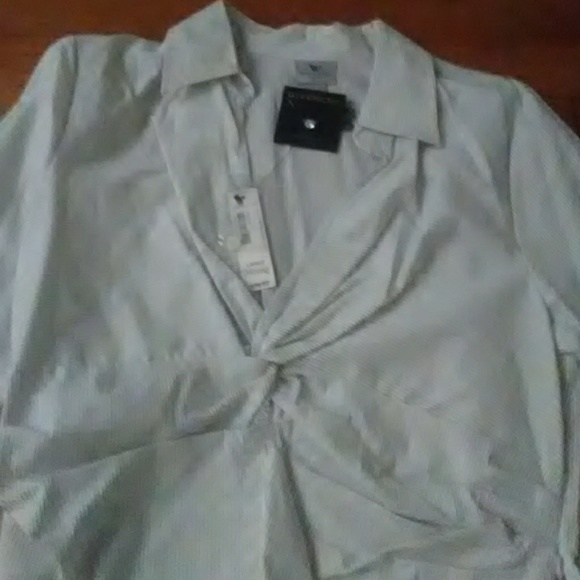 Gray and white top - Picture 2 of 2